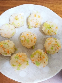 人参と枝豆のさっぱりおにぎり-レシピのメイン写真