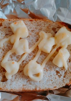 プロセスチーズ＆マヨ乗せトースト-レシピのメイン写真