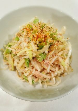 大根の皮と葉っぱのシャキシャキサラダ-レシピのメイン写真