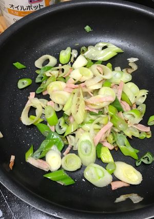 インスタントラーメンをちょっと豪華に-レシピのメイン写真