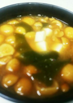 ナメコ、ワカメ、豆腐の味噌汁(合せ味噌)-レシピのメイン写真