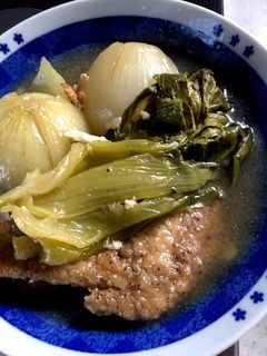 手羽先と小玉ねぎのワカメスープ煮-レシピのメイン写真