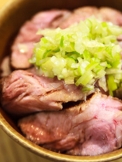 ☆低温調理☆簡単ネギ塩チャーシュー丼-レシピのメイン写真