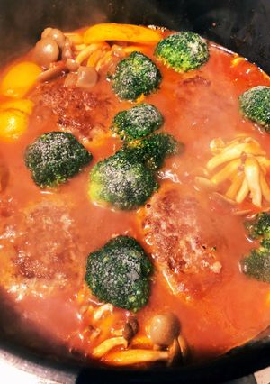 野菜ときのこたっぷり煮込みハンバーグ-レシピのメイン写真