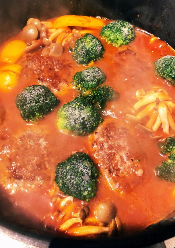 野菜ときのこたっぷり煮込みハンバーグ-レシピのメイン写真