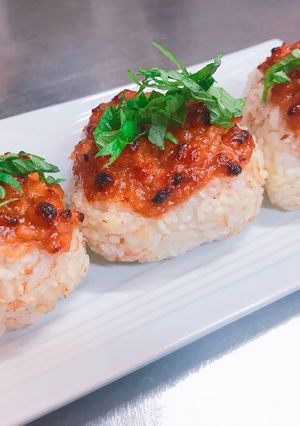 肉味噌とおかかの焼きおにぎり-レシピのメイン写真