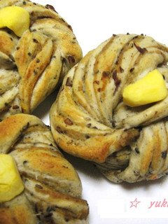 さつまいもと小豆の折込パン♪-レシピのメイン写真