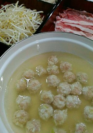 創味シャンタンで鶏団子鍋-レシピのメイン写真