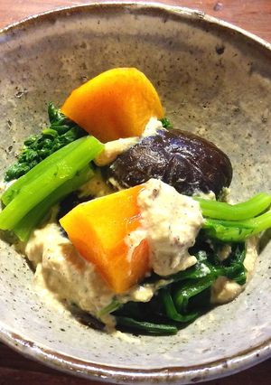 椎茸、春菊、柿の落花生豆腐和え-レシピのメイン写真