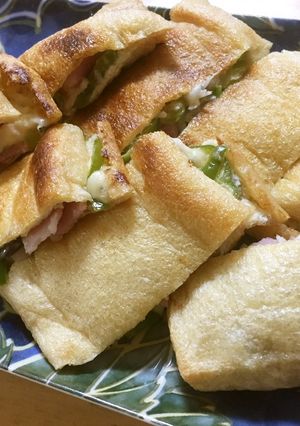 油揚げにチーズとか色々入れて焼きました-レシピのメイン写真