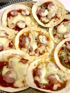 餃子の皮でおつまみピザ-レシピのメイン写真