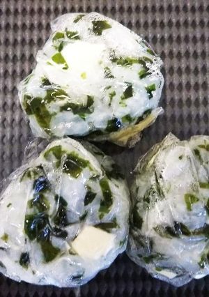 離乳食後期☆わかめ&チーズおにぎり-レシピのメイン写真