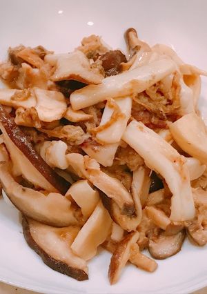 イカとホタテとキノコ、にんにくバター炒め-レシピのメイン写真