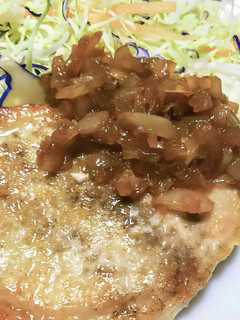 オニオンソースで食べる柔らかポークソテー-レシピのメイン写真