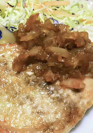 オニオンソースで食べる柔らかポークソテー-レシピのメイン写真