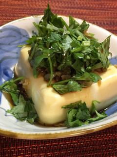 材料3つのパクチー搾菜豆腐-レシピのメイン写真