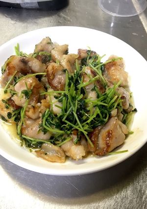 鶏モモと豆苗のササッと炒め-レシピのメイン写真