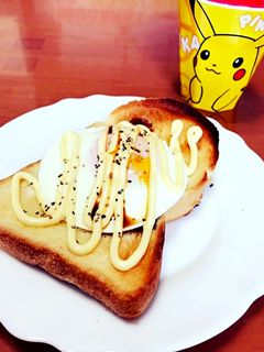 簡単!レンジでとろり目玉焼きのトースト-レシピのメイン写真