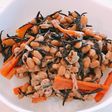 残ったひじきの煮物と納豆で、ひじき納豆丼