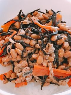 残ったひじきの煮物と納豆で、ひじき納豆丼-レシピのメイン写真