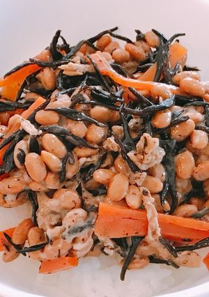 残ったひじきの煮物と納豆で、ひじき納豆丼-レシピのメイン写真