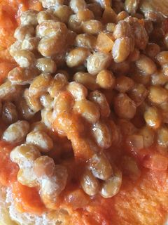 納豆とトマトクリームソースのトースト-レシピのメイン写真