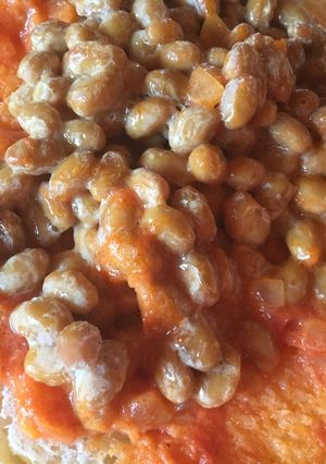 納豆とトマトクリームソースのトースト-レシピのメイン写真