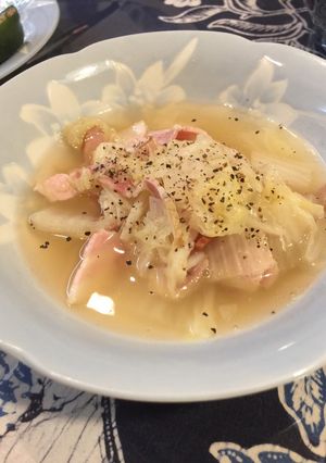 白菜と玉ねぎとベーコンのコンソメスープ-レシピのメイン写真