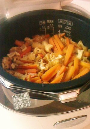 人参と油揚げと生姜の炊き込みご飯-レシピのメイン写真