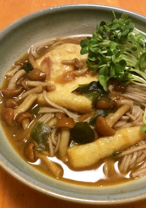 残りカレーできつねカレー蕎麦-レシピのメイン写真
