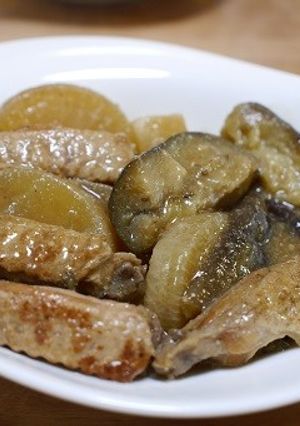 鶏手羽中と大根と茄子のトロトロゴマ煮-レシピのメイン写真