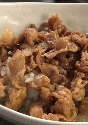 安早旨 豚こまバター醤油丼-レシピのメイン写真