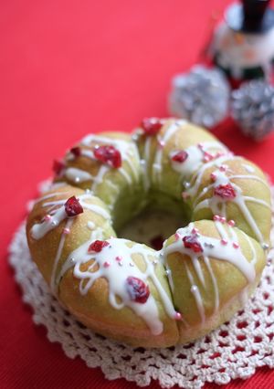 ☆クリスマスに☆みりんなリースパン-レシピのメイン写真