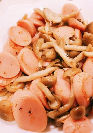 魚肉ソーセージとしめじのガーリック炒め-レシピのメイン写真