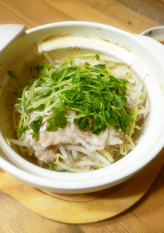 お一人様♡豚肉ともやしの土鍋蒸し♪-レシピのメイン写真