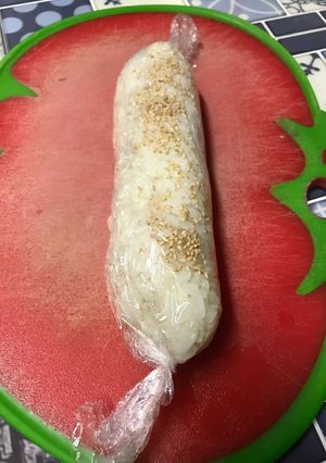 忙しい時のお握り１つで3種の味です！-レシピのメイン写真