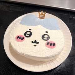 รูปของ 可愛いキャラクターケーキ🐾ハチワレ