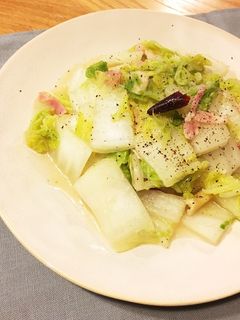 簡単☆白菜とベーコンのペペロンチーノ炒め-レシピのメイン写真