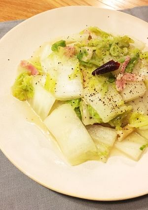 簡単☆白菜とベーコンのペペロンチーノ炒め-レシピのメイン写真