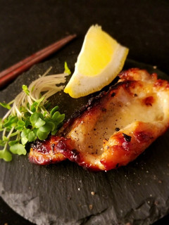簡単!おつまみ!鶏むね肉の皮で焼き鳥-レシピのメイン写真