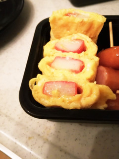 赤と黄色♪お弁当にカニカマ卵-レシピのメイン写真