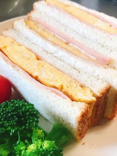 朝食に!厚焼きだし玉子のサンドイッチ-レシピのメイン写真