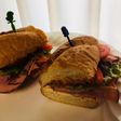 トマトハムサンドイッチ