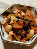 副菜 水煮大豆と人参 ひじきの蒸し煮