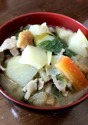 本人控え☆油麩入り具だくさんな豚汁-レシピのメイン写真