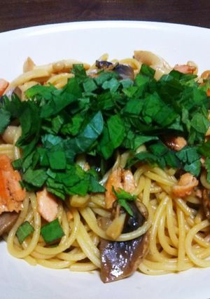 【簡単】サーモンと茸のバター醤油パスタ-レシピのメイン写真