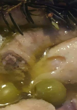 白ワインとオリーブで鶏もも肉煮込み-レシピのメイン写真