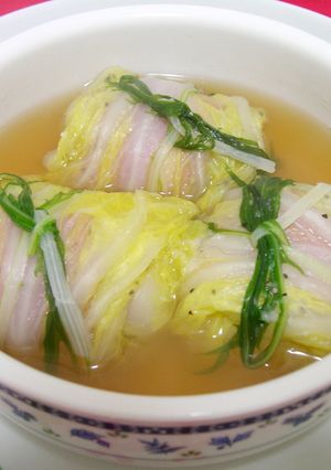 おもちとベーコンの白菜巻き★スープ-レシピのメイン写真
