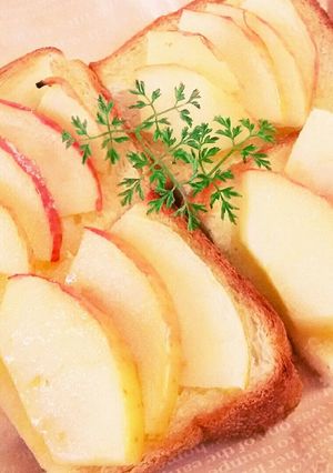 すぐできちゃう♪アップルパイ風トースト-レシピのメイン写真