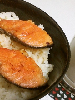 骨強化レシピ:フレンチ風焼き鮭丼-レシピのメイン写真